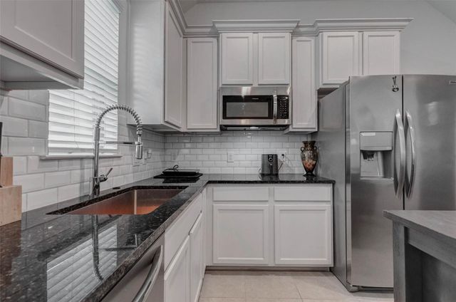 3711 Castle Rock Drive, Rosenberg, TX 77469