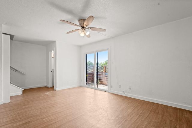300 E Croslin ST 106, Austin, TX 78752