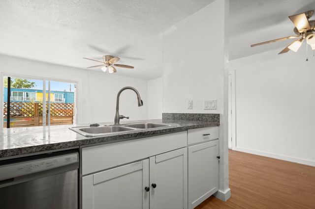 300 E Croslin ST 106, Austin, TX 78752