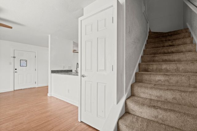 300 E Croslin ST 106, Austin, TX 78752