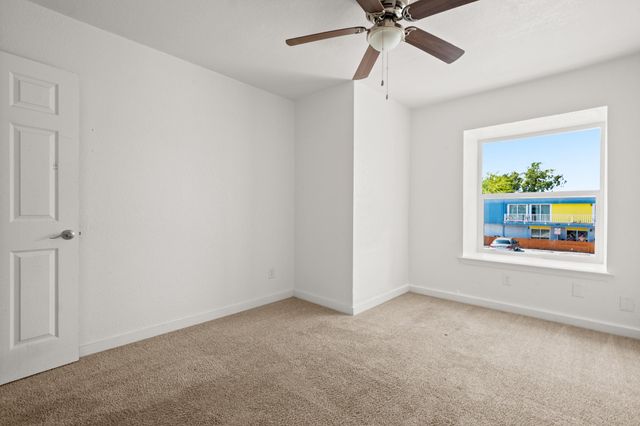 300 E Croslin ST 106, Austin, TX 78752