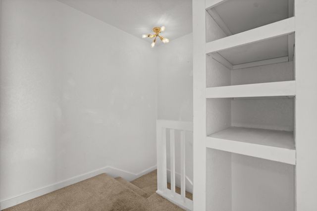 300 E Croslin ST 106, Austin, TX 78752