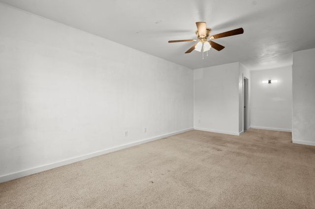 300 E Croslin ST 106, Austin, TX 78752