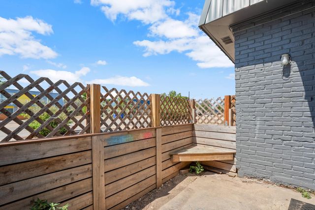 300 E Croslin ST 106, Austin, TX 78752