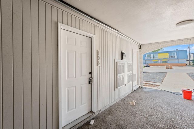 300 E Croslin ST 106, Austin, TX 78752