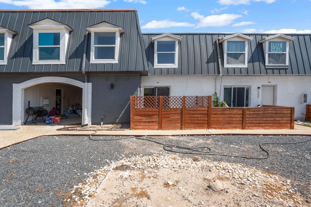 300 E Croslin ST 106, Austin, TX 78752