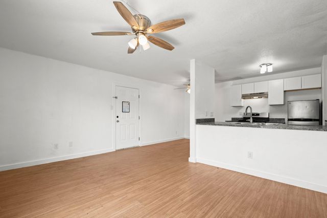 300 E Croslin ST 106, Austin, TX 78752