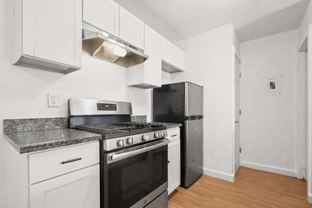 300 E Croslin ST 106, Austin, TX 78752