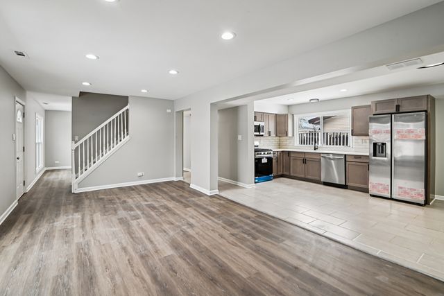 3403 Fountainbleau Drive, Hazel Crest, IL 60429