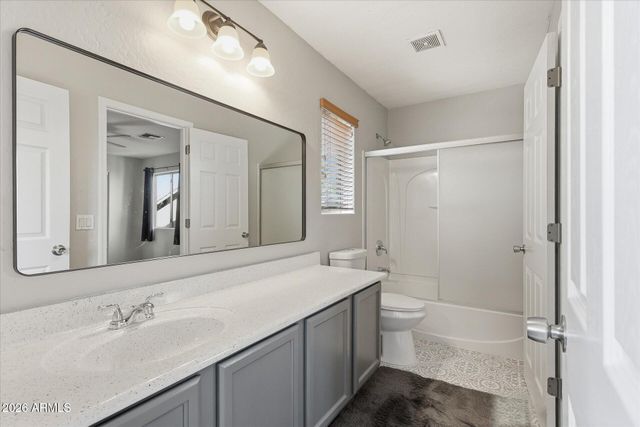 405 E HAROLD Drive, San Tan Valley, AZ 85140