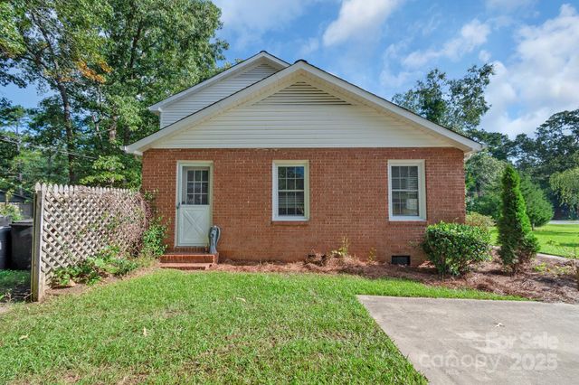2470 Country Club Drive, Lancaster, SC 29720