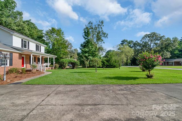 2470 Country Club Drive, Lancaster, SC 29720