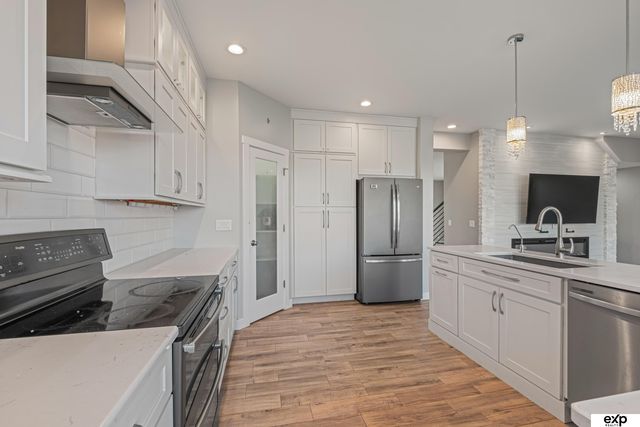 9703 S 28th Street, Bellevue, NE 68123