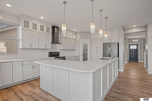 9703 S 28th Street, Bellevue, NE 68123