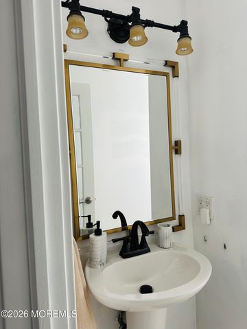 175 Delaware Avenue, Oakhurst, NJ 07755