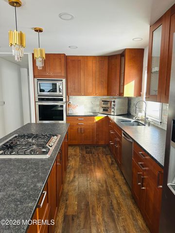 175 Delaware Avenue, Oakhurst, NJ 07755