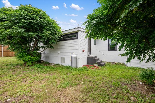 100 W Caskey ST, Florence, TX 76527