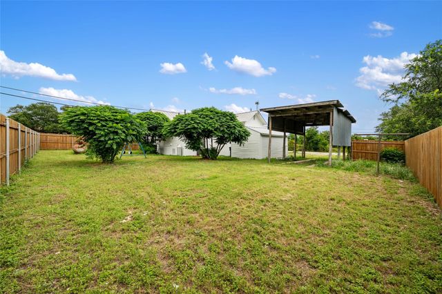 100 W Caskey ST, Florence, TX 76527
