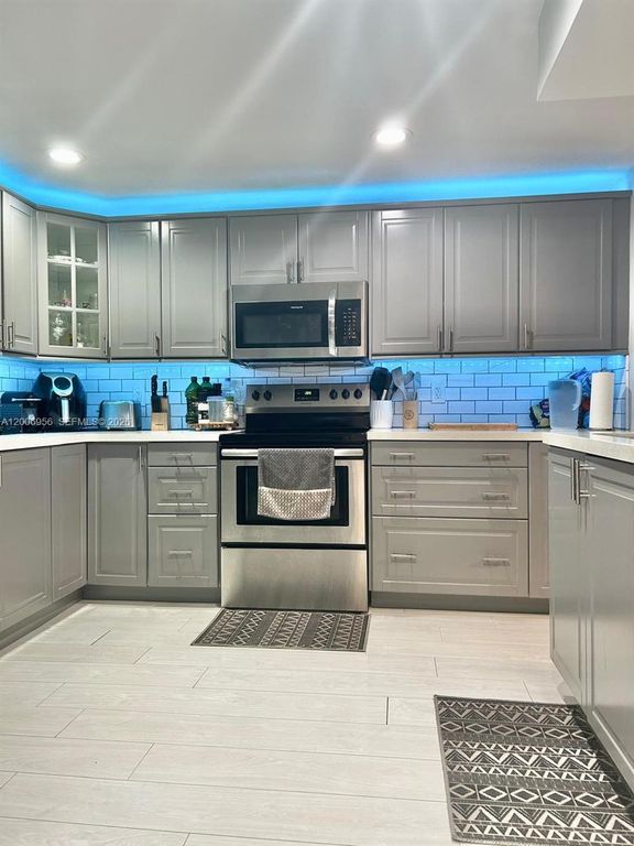 650 Tennis Club Dr 110, Fort Lauderdale, FL 33311