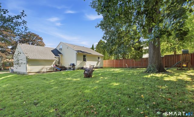 70 Leslie Court, Bristol, CT 06010
