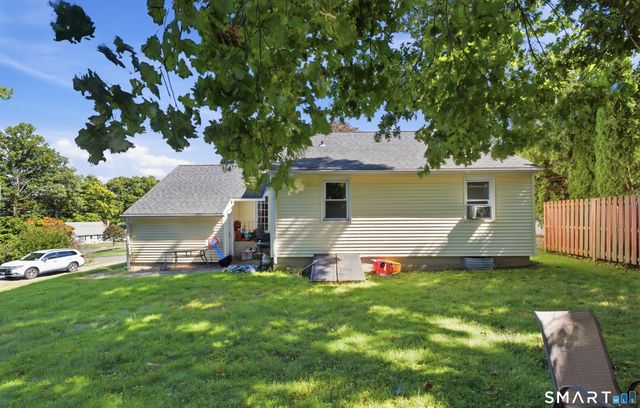 70 Leslie Court, Bristol, CT 06010