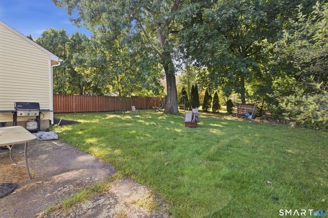 70 Leslie Court, Bristol, CT 06010