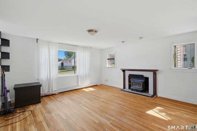 70 Leslie Court, Bristol, CT 06010