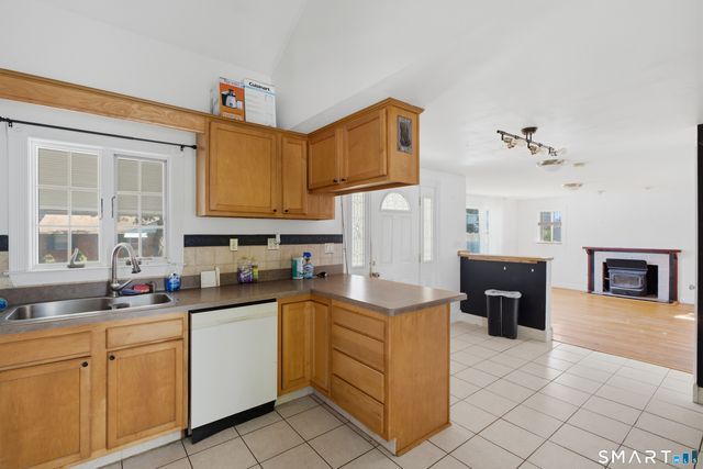 70 Leslie Court, Bristol, CT 06010