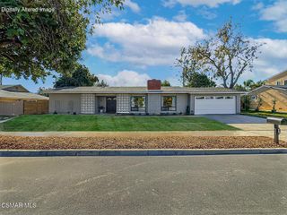 176 W Gainsborough Road, Thousand Oaks, CA 91360