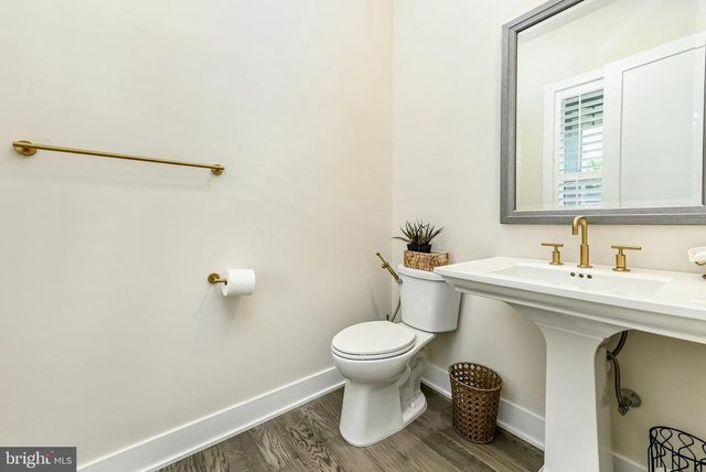 25004 FALLING BROOK CIR, Aldie, VA 20105