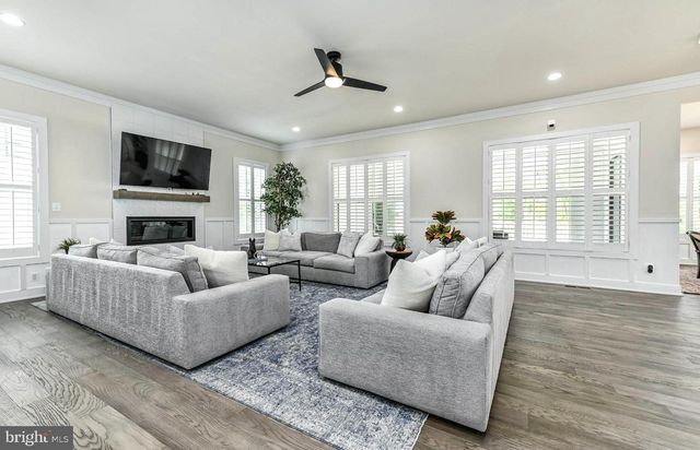 25004 FALLING BROOK CIR, Aldie, VA 20105