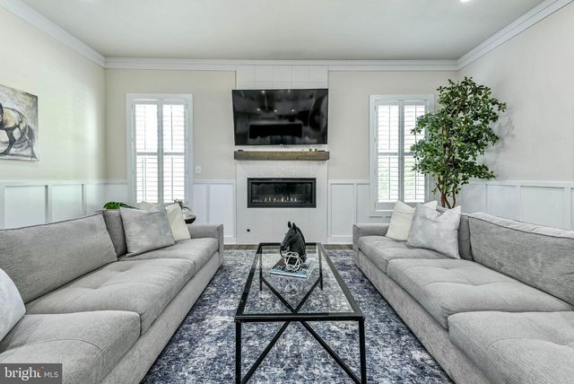 25004 FALLING BROOK CIR, Aldie, VA 20105
