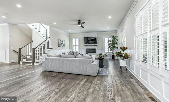 25004 FALLING BROOK CIR, Aldie, VA 20105
