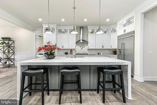25004 FALLING BROOK CIR, Aldie, VA 20105