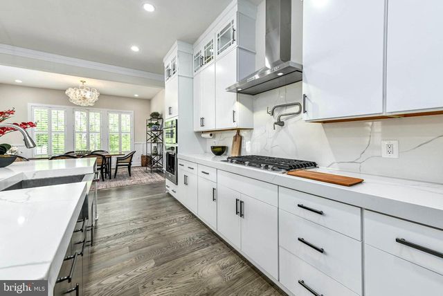 25004 FALLING BROOK CIR, Aldie, VA 20105