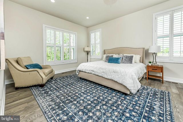 25004 FALLING BROOK CIR, Aldie, VA 20105