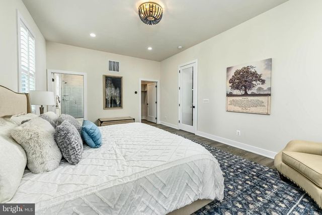 25004 FALLING BROOK CIR, Aldie, VA 20105