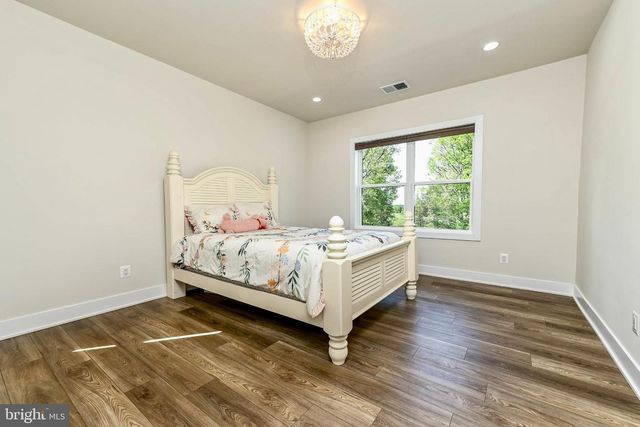 25004 FALLING BROOK CIR, Aldie, VA 20105