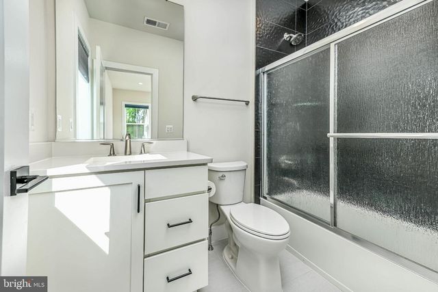 25004 FALLING BROOK CIR, Aldie, VA 20105