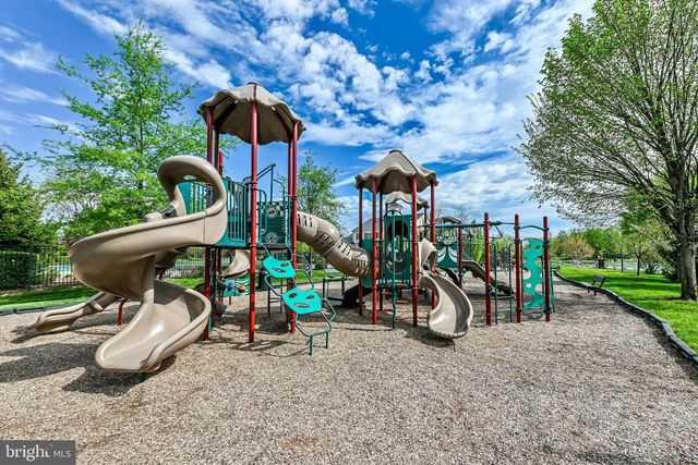 25004 FALLING BROOK CIR, Aldie, VA 20105