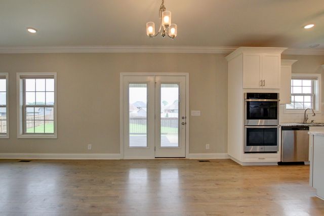 230 Cotoneaster Ln, Clarksville, TN 37043
