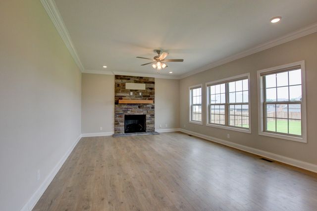 230 Cotoneaster Ln, Clarksville, TN 37043