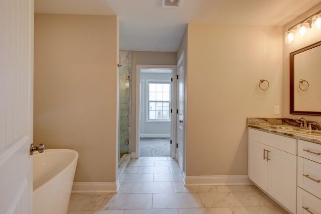 230 Cotoneaster Ln, Clarksville, TN 37043