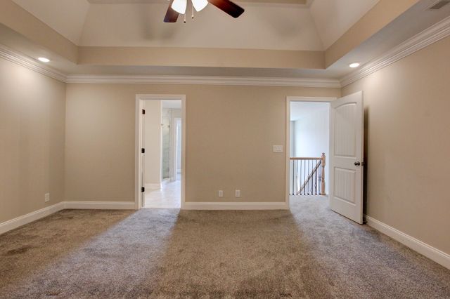 230 Cotoneaster Ln, Clarksville, TN 37043