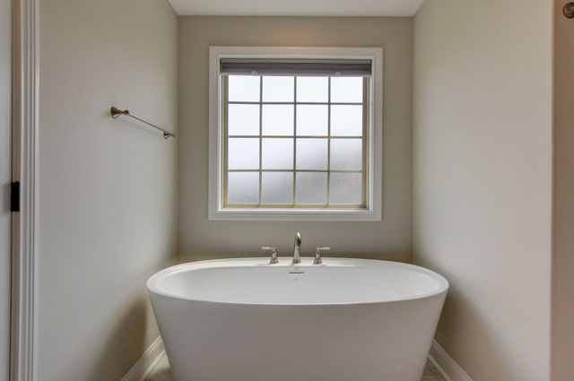 230 Cotoneaster Ln, Clarksville, TN 37043