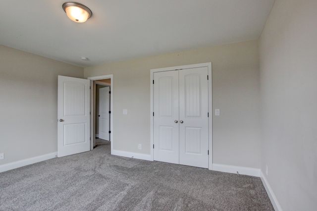 230 Cotoneaster Ln, Clarksville, TN 37043