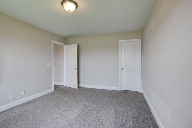 230 Cotoneaster Ln, Clarksville, TN 37043