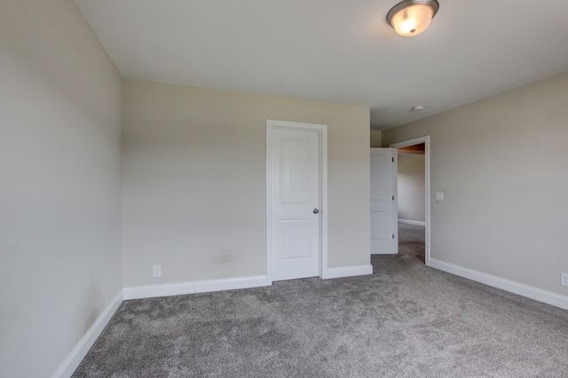 230 Cotoneaster Ln, Clarksville, TN 37043