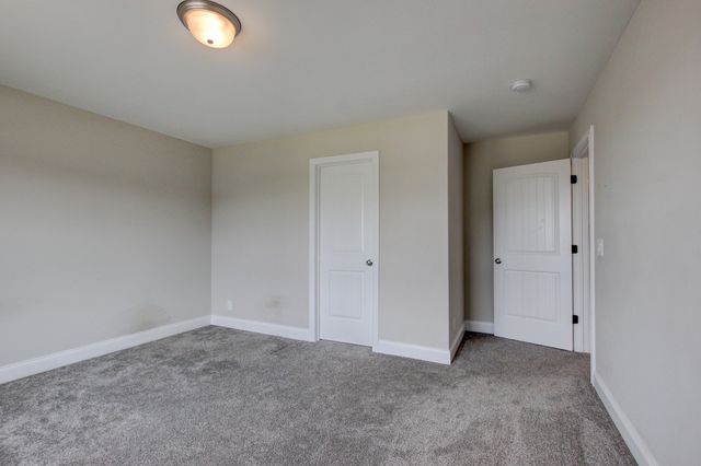 230 Cotoneaster Ln, Clarksville, TN 37043