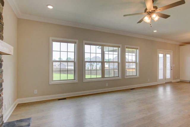 230 Cotoneaster Ln, Clarksville, TN 37043